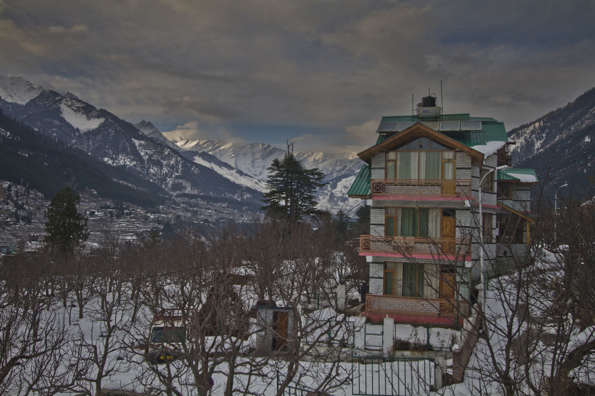 Hotel Mountain Face Manāli Dış mekan fotoğraf