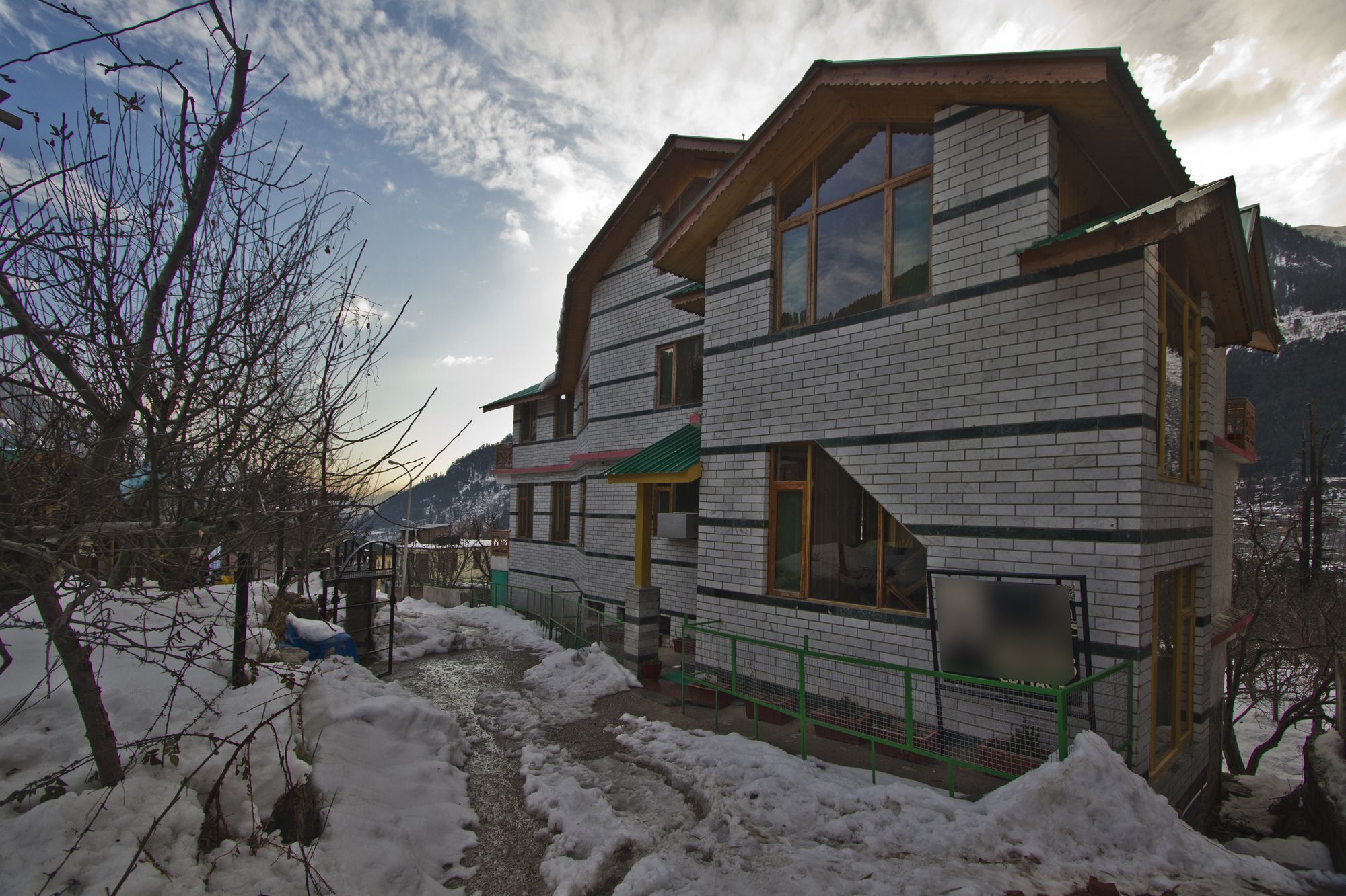 Hotel Mountain Face Manāli Dış mekan fotoğraf